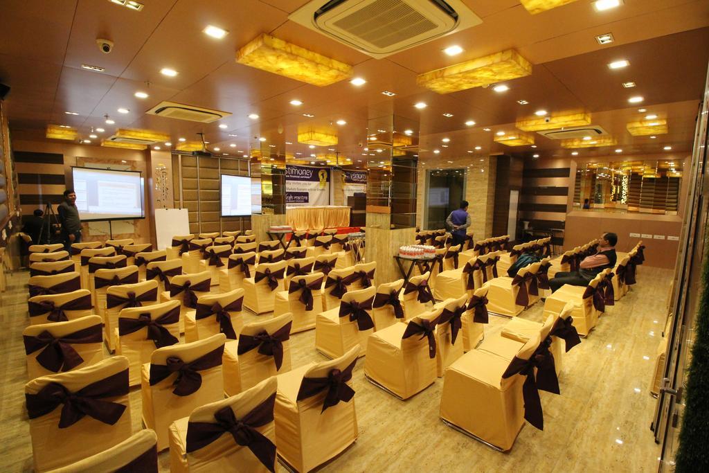 Hotel Golden Grand Delhi  Exterior foto